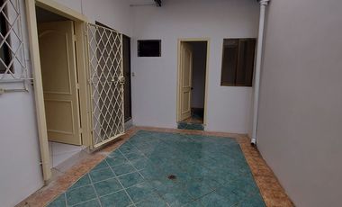De Oportunidad En Machala En la Urbanización Las Crucitas Se Vende Casa Independiente