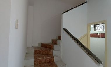 De Oportunidad En Machala En la Urbanización Las Crucitas Se Vende Casa Independiente