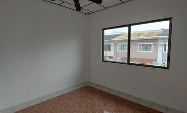 De Oportunidad En Machala En la Urbanización Las Crucitas Se Vende Casa Independiente