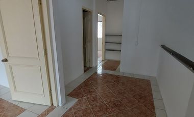 De Oportunidad En Machala En la Urbanización Las Crucitas Se Vende Casa Independiente