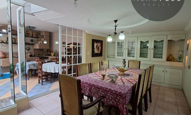 En Cuenca en el Sector de la Universidad del Azuay Se Vende Hermosa Casa Amplia con Garaje para 4 vehiculos