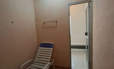 En Cuenca en el Sector de la Universidad del Azuay Se Vende Hermosa Casa Amplia con Garaje para 4 vehiculos