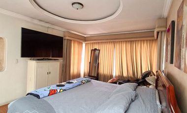 En Cuenca en el Sector de la Universidad del Azuay Se Vende Hermosa Casa Amplia con Garaje para 4 vehiculos