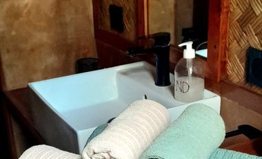 Operating bed and breakfast with lot of greens in the heart of Puerto Princesa, Palawan