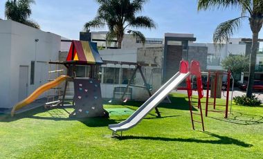Lote en Venta en Lomas de Angelópolis II, Zona Azul