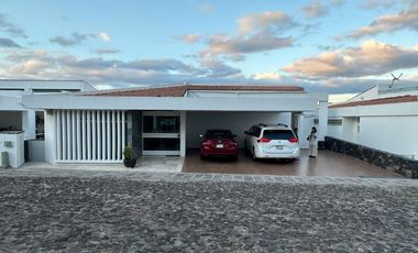 Casa Juriquilla | 400 m² | Vista Lago - Balcones | Querétaro