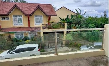 House & Lot For RENT in Silang few minutes away from Tagaytay with golf course view