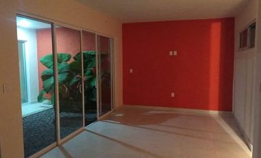 INVIERTE EN TU PATRIMONIO EN ESTA MODERNA CASA BIEN ILUMINADA.