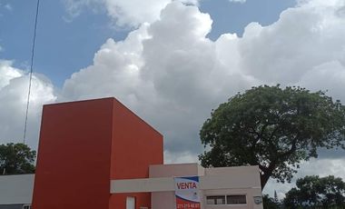 INVIERTE EN TU PATRIMONIO EN ESTA MODERNA CASA BIEN ILUMINADA.