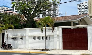 Chipipe - Salinas, amplia propiedad de inversión con terreno de 625 m2 (6727,44 sq ft) y a 3 cuadras del mar