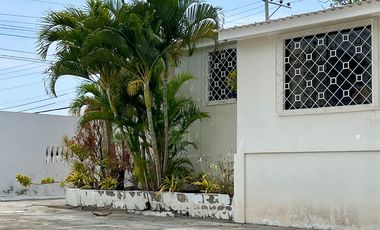 Chipipe - Salinas, amplia propiedad de inversión con terreno de 625 m2 (6727,44 sq ft) y a 3 cuadras del mar