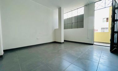 Se alquila oficina Calle Ayacucho 16