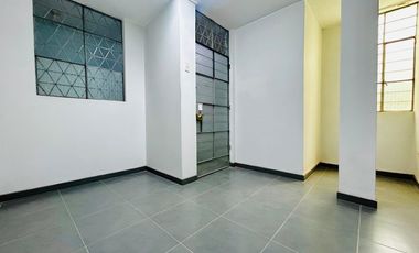 Se alquila oficina Calle Ayacucho 12