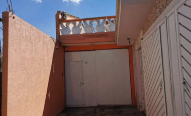 Venta de Hermosa y Amplia Casa en San Mateo Tláhuac, CDMX.
