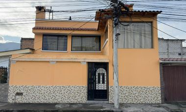 Venta, Espectacular casa, Otavalo Cdla Imbaya