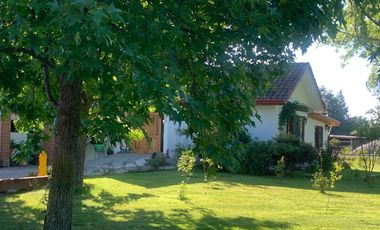 Se vende hermosa casa en parcela de 5.000 m2