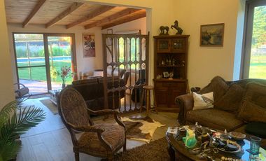 Se vende hermosa casa en parcela de 5.000 m2