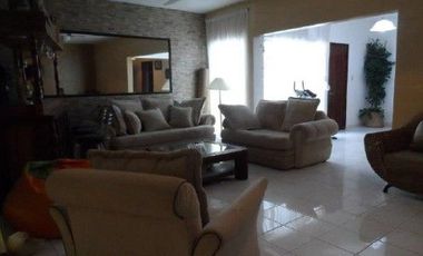 VENTA HERMOSA CASA EN BURGOS CUERNAVACA A UN PRECIO INCREIBLE !!