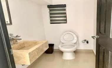 VENTA HERMOSA CASA EN BURGOS CUERNAVACA A UN PRECIO INCREIBLE !!