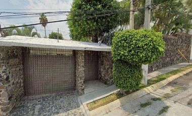 VENTA HERMOSA CASA EN BURGOS CUERNAVACA A UN PRECIO INCREIBLE !!