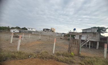 VILLAMIL PLAYAS KM. 13 VENDO TERRENO DEL LADO DEL MAR