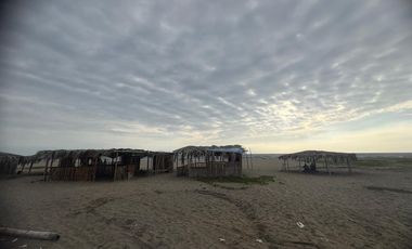 VILLAMIL PLAYAS KM. 13 VENDO TERRENO DEL LADO DEL MAR