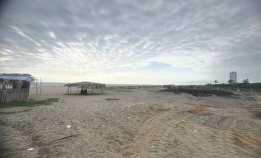 VILLAMIL PLAYAS KM. 13 VENDO TERRENO DEL LADO DEL MAR