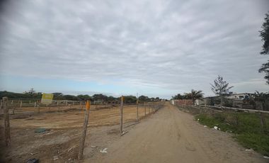 VILLAMIL PLAYAS KM. 13 VENDO TERRENO DEL LADO DEL MAR