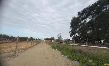 VILLAMIL PLAYAS KM. 13 VENDO TERRENO DEL LADO DEL MAR