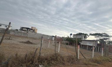 VILLAMIL PLAYAS KM. 13 VENDO TERRENO DEL LADO DEL MAR