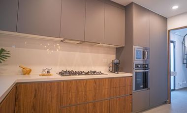 Casa en venta en El Nuevo Refugio, Querétaro.  Recámara en Planta Baja y Roof Garden