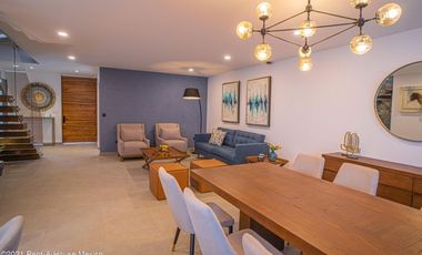 Casa en venta en El Nuevo Refugio, Querétaro.  Recámara en Planta Baja y Roof Garden