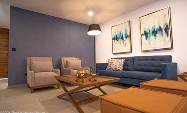 Casa en venta en El Nuevo Refugio, Querétaro.  Recámara en Planta Baja y Roof Garden