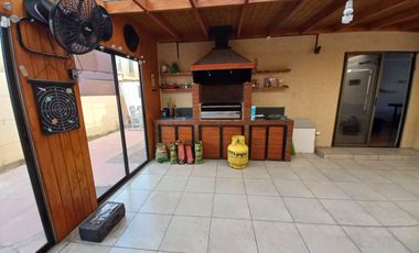 SE VENDE HERMOSA CASA EN CONDOMINIO