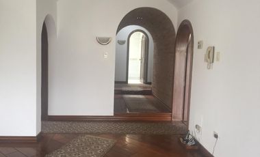 REnta casa Campo alegre  Monteserrin
