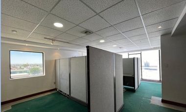 SE RENTAN OFICINAS EN EL EDIFICIO MAYAB