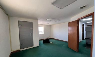 SE RENTAN OFICINAS EN EL EDIFICIO MAYAB