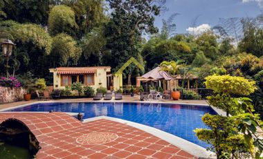 SE VENDE LUJOSA CASA CAMPESTRE EN CERRITOS PEREIRA