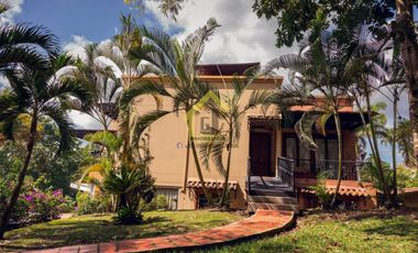 SE VENDE LUJOSA CASA CAMPESTRE EN CERRITOS PEREIRA