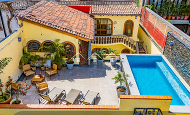 Encanto Mexicano con Alberca y Suites en la Zona Romántica