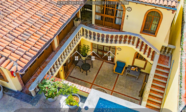 Encanto Mexicano con Alberca y Suites en la Zona Romántica