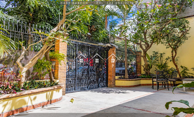 Encanto Mexicano con Alberca y Suites en la Zona Romántica