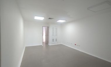 Oficina en arriendo en Alto Prado.