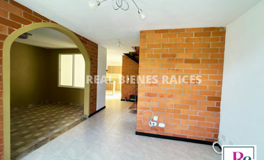 VENDO CASA MEDIANERA EN UNIDAD ABIERTA EN LA CEJA, ANTIOQUIA