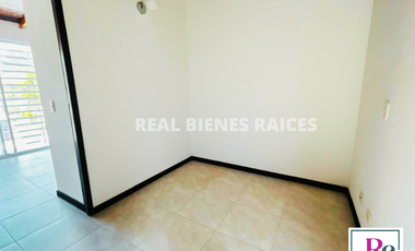 VENDO CASA MEDIANERA EN UNIDAD ABIERTA EN LA CEJA, ANTIOQUIA