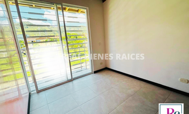 VENDO CASA MEDIANERA EN UNIDAD ABIERTA EN LA CEJA, ANTIOQUIA