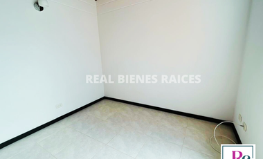 VENDO CASA MEDIANERA EN UNIDAD ABIERTA EN LA CEJA, ANTIOQUIA