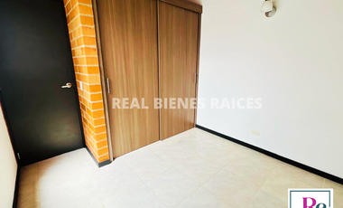 VENDO CASA MEDIANERA EN UNIDAD ABIERTA EN LA CEJA, ANTIOQUIA