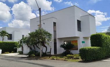 VENDO CASA EN LA MORADA CALI VALLE DEL CAUCA