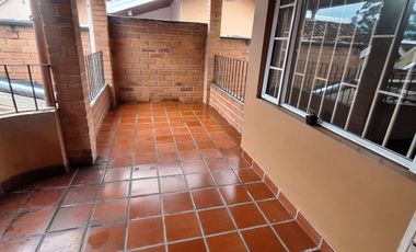 CASA EN URBANIZACION LA CLARITA
